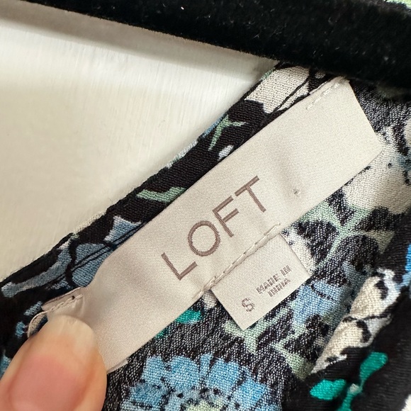 LOFT Blue Black Floral Flowers Print Wide Leg Sleeveless Jumpsuit Pockets - Picture 3 of 6